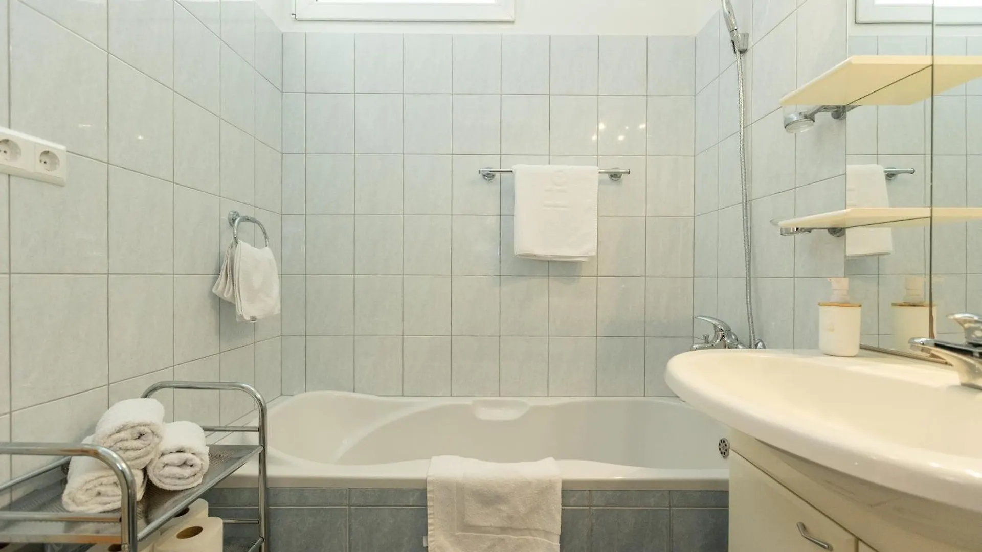 Boki 2 One Bedroom Apartment In Old Town With Balcony Zadar
