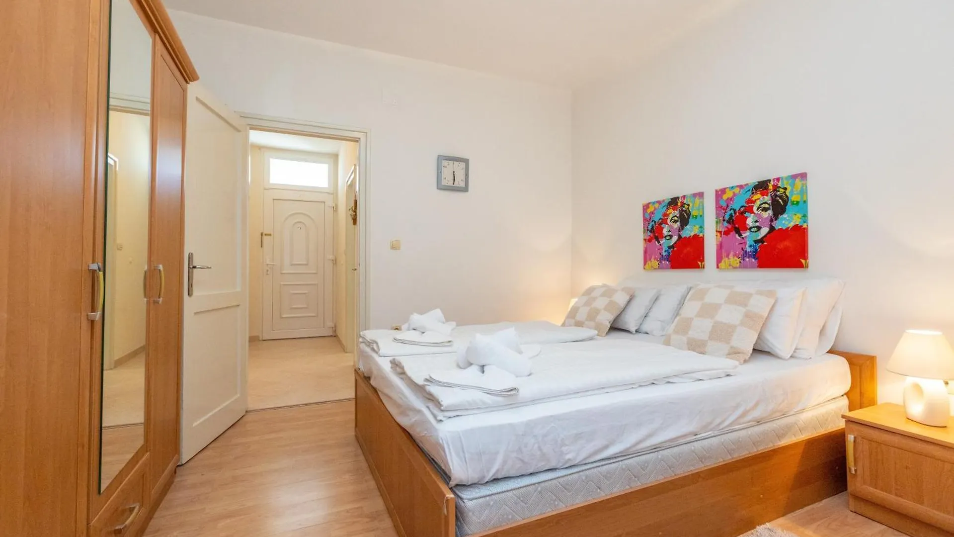 Boki 2 One Bedroom Apartment In Old Town With Balcony Zadar