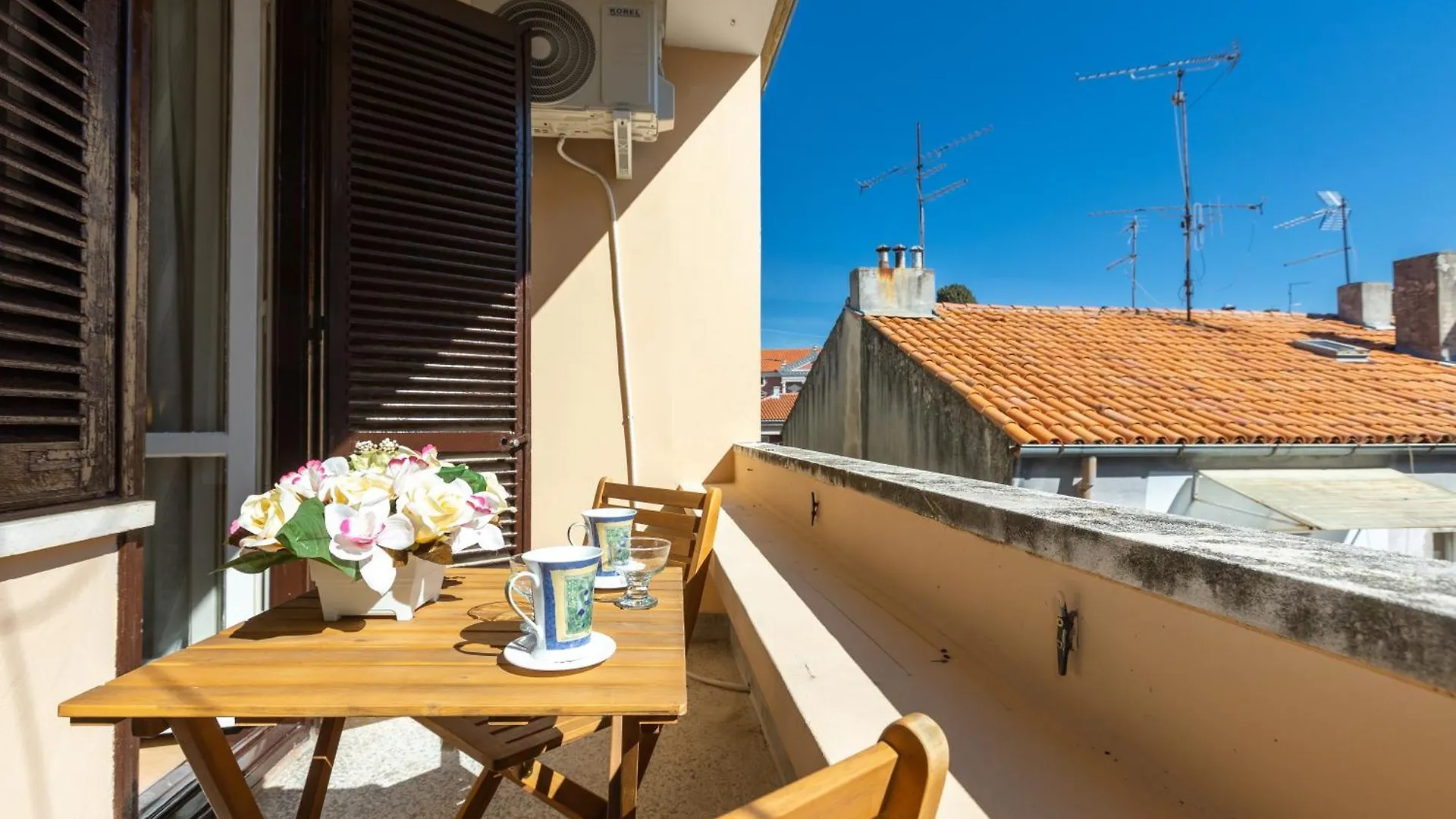 Boki 2 One Bedroom Apartment In Old Town With Balcony Zadar